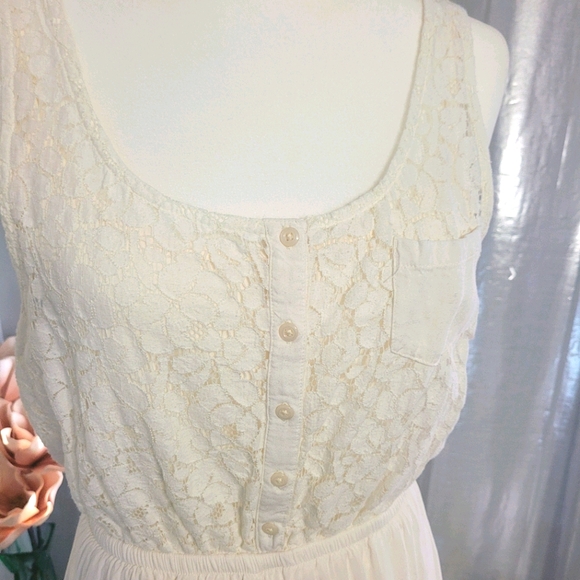🌞4/$20 Hi-Low Lace Dress - Picture 2 of 5
